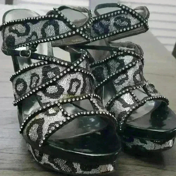 Carlos women's shoes.  Sz 6.5. - Picture 2 of 6